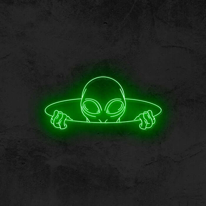 Peeking Alien 👽