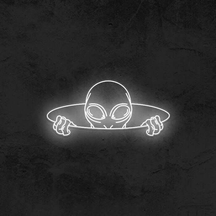 Peeking Alien 👽